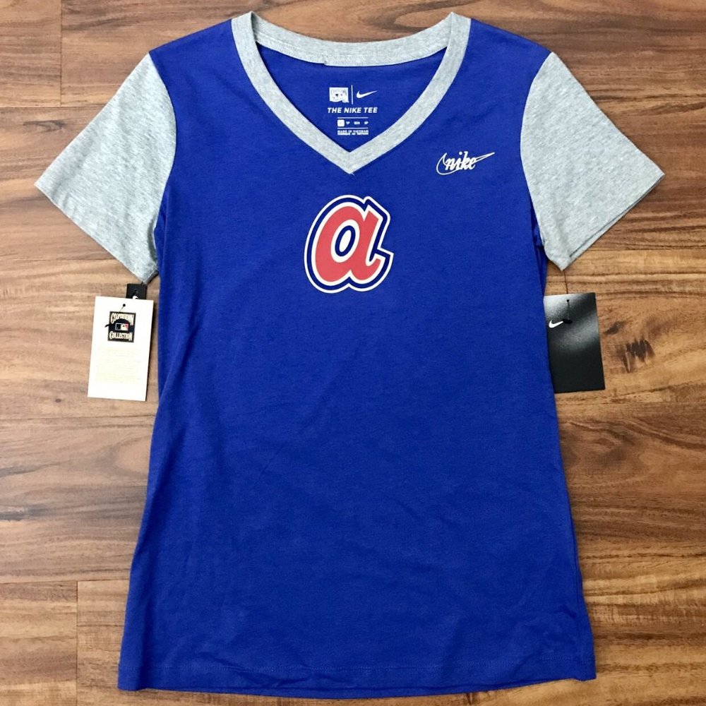 NWT Women’s Nike Cooperstown Collection Atlanta Braves Shirt